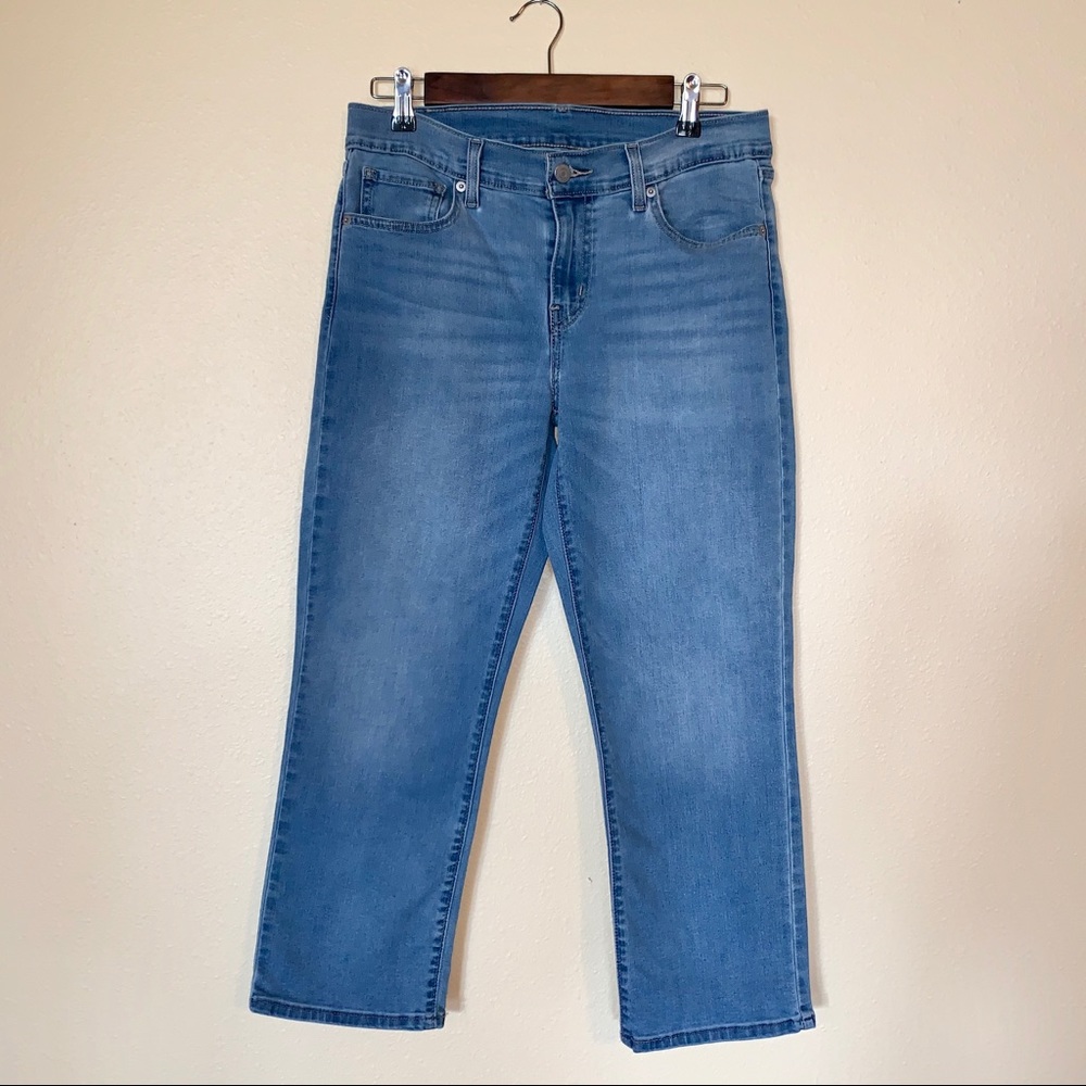 Levis Cropped Jean